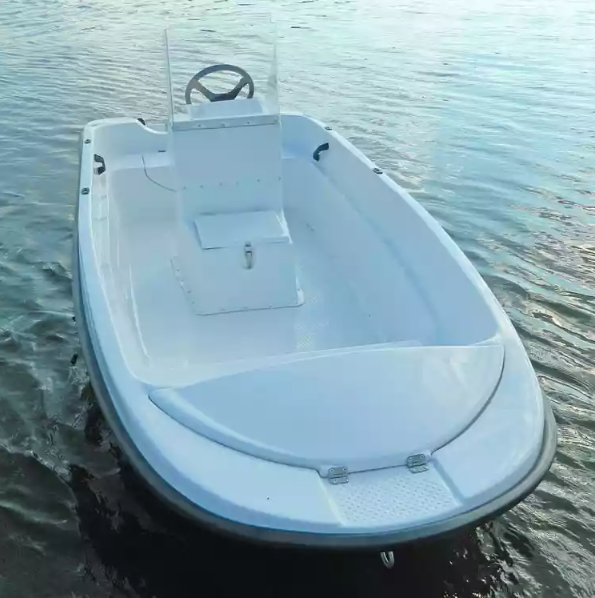 Стеклопластиковая лодка Пингвин с консолью (тримаран) в Первоуральске