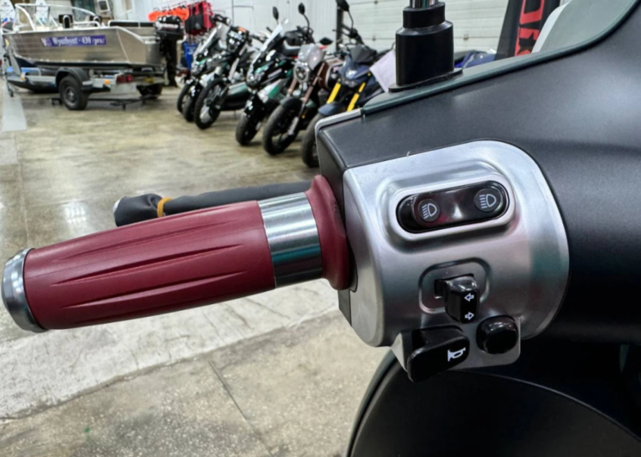 Скутер PROMAX Miami 240 (49) в Первоуральске