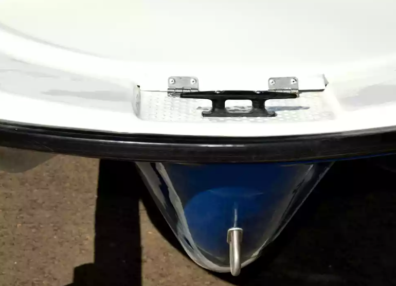 Стеклопластиковая лодка Пингвин с консолью (тримаран) в Первоуральске