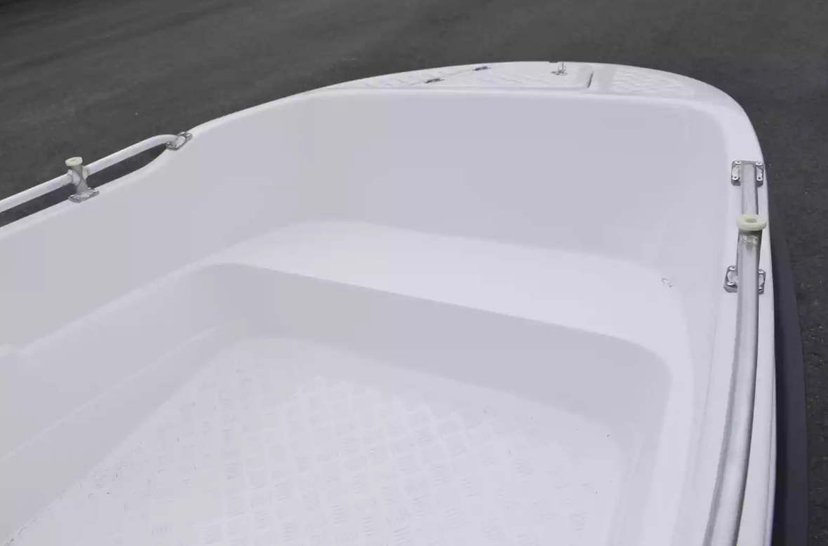 Стеклопластиковая лодка Пингвин New (тримаран) в Первоуральске