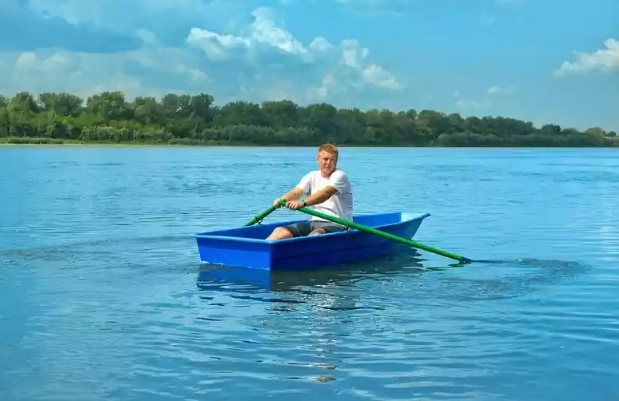 Стеклопластиковая лодка Малютка в Первоуральске