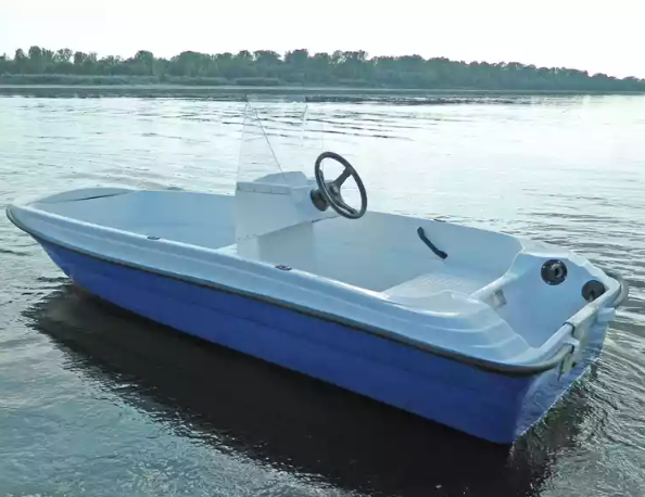 Стеклопластиковая лодка Пингвин с консолью (тримаран) в Первоуральске