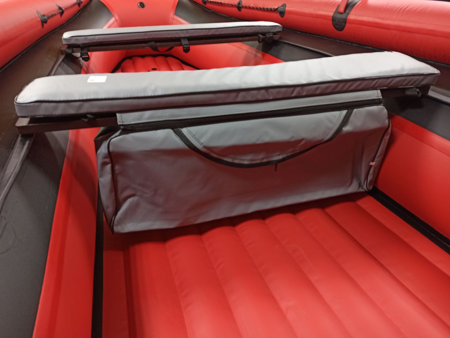 КОМПЛЕКТ МЯГКИХ НАКЛАДОК С СУМКОЙ ДЛЯ ЛОДОК 90Х20 СЕРЫЙ в Первоуральске