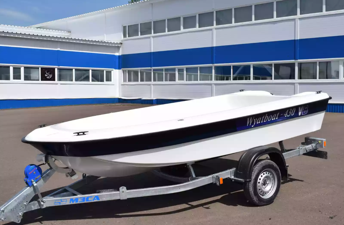 Стеклопластиковая лодка Wyatboat 430 тримаран в Первоуральске
