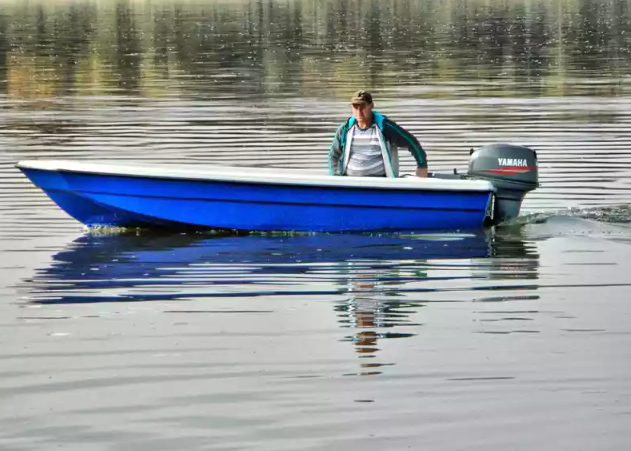 Стеклопластиковая лодка Wyatboat 430 тримаран в Первоуральске