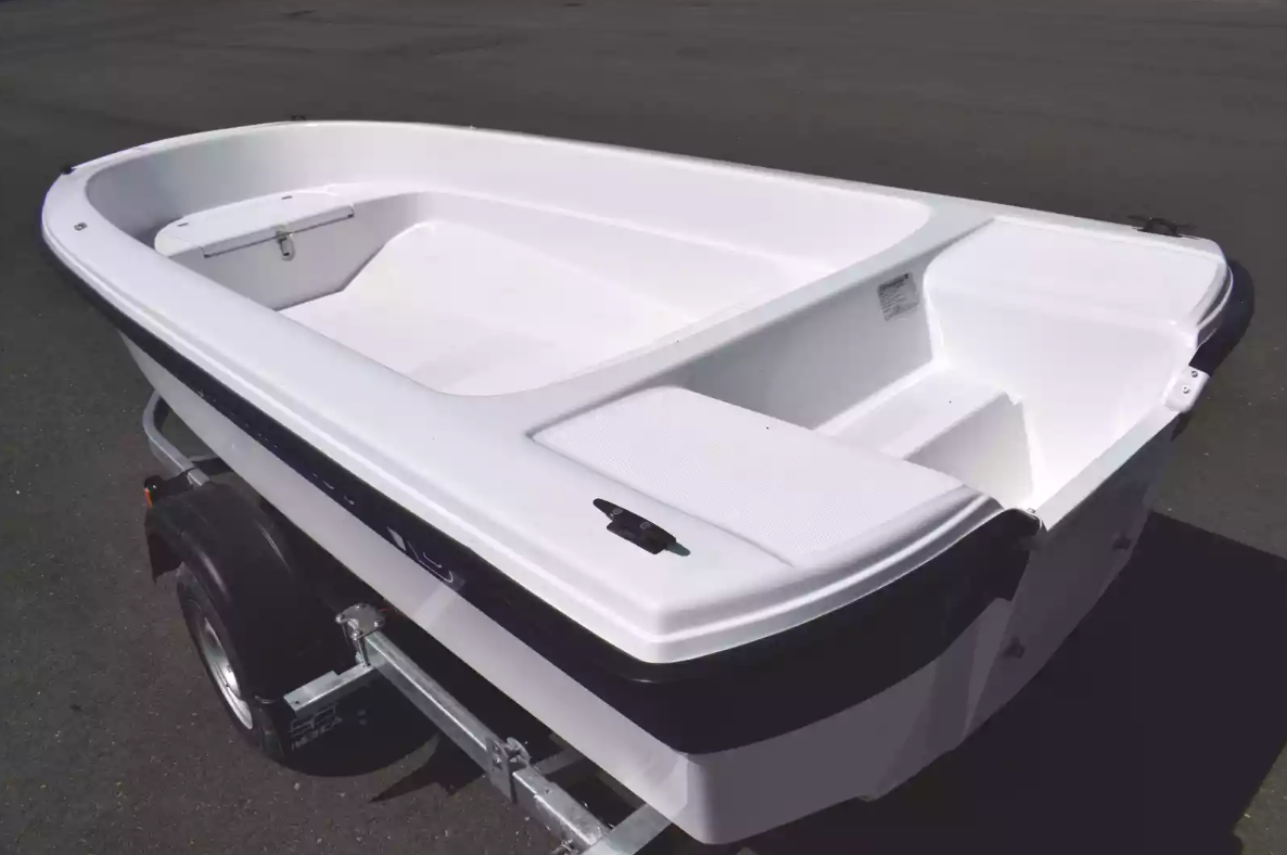 Стеклопластиковая лодка Wyatboat 430 тримаран в Первоуральске