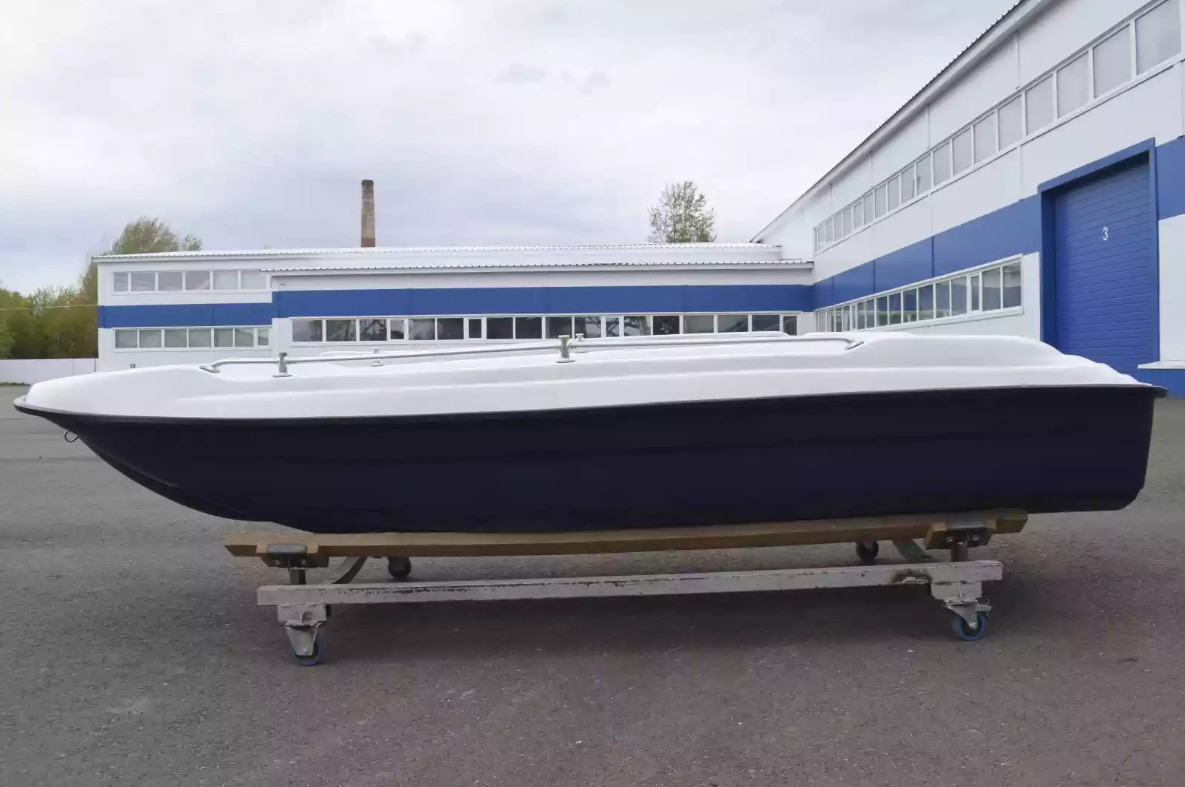 Стеклопластиковая лодка Пингвин New (тримаран) в Первоуральске