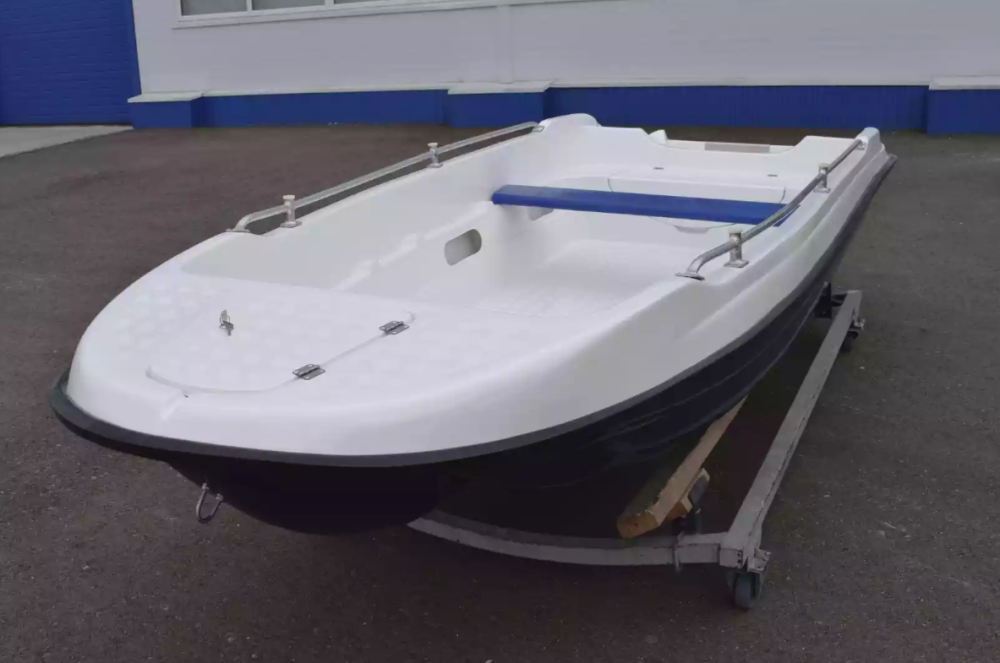 Стеклопластиковая лодка Пингвин New (тримаран) в Первоуральске