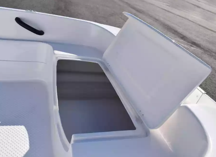 Стеклопластиковая лодка Пингвин (тримаран) в Первоуральске