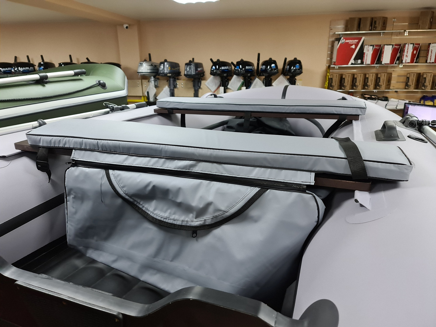 КОМПЛЕКТ МЯГКИХ НАКЛАДОК С СУМКОЙ ДЛЯ ЛОДОК 90Х20 СЕРЫЙ в Первоуральске