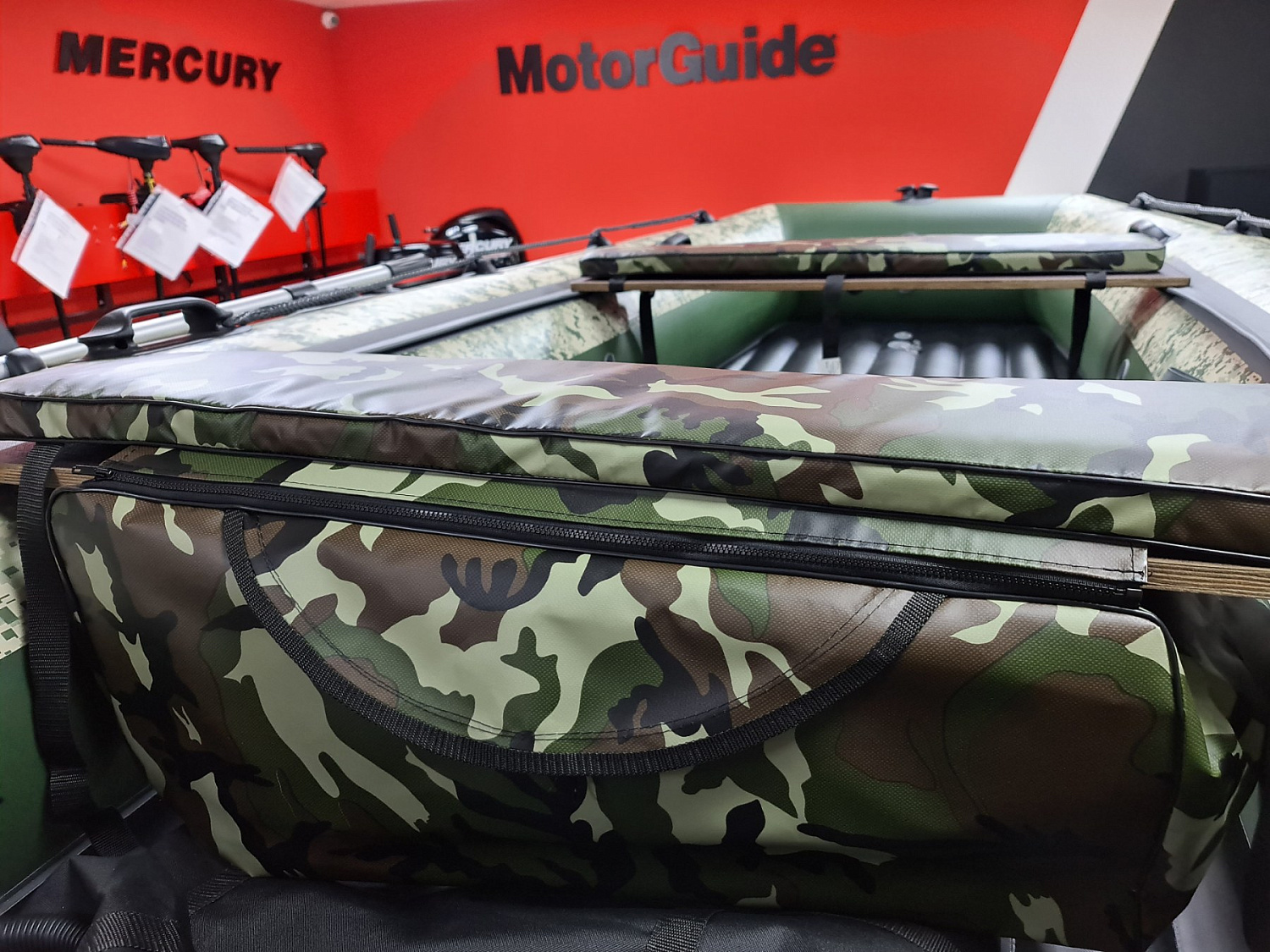 КОМПЛЕКТ МЯГКИХ НАКЛАДОК С СУМКОЙ ДЛЯ ЛОДОК 105Х20 КАМУФЛЯЖ в Первоуральске